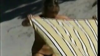 Voyeur à  chaud femmes Topless plage