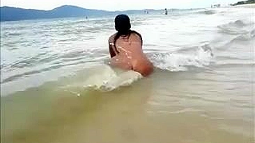 Nude Big Latina Ass Filmed at the Beach