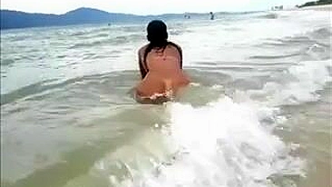 Nude Big Latina Ass Filmed at the Beach