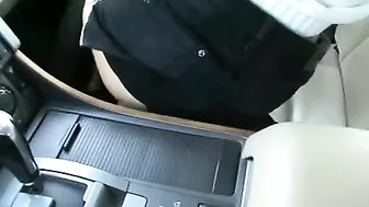 Sexy Amateur Woman Undressing in Car Showing Her Pussy and Ass