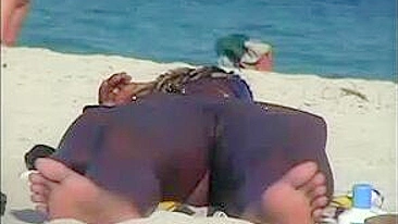 Naakt Strand Video's van Sexy Amateur Women Doing Naakt Sunbath