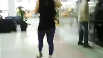 Sexy Butt Caught In Candid Voyeur Camera At The Mall, Filmed In Yoga Pants