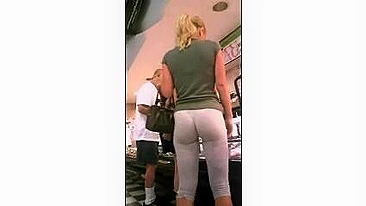 Sexy Leggings Reveal Great Ass On Woman In Candid Video