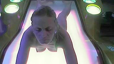 Hot Solarium Nudo Video - Universal!