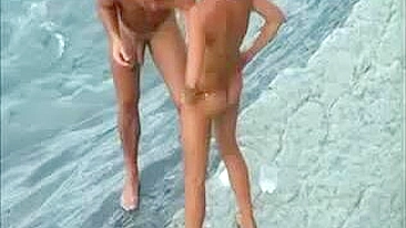 Nude Amateur Couple Caught Making Sex at the Beach