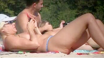 Spycam Beach Video Nude Woman with Nice Tits Filmed