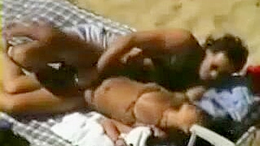 Naked Beach Voyeur Video Amateur Couple Sex espió en Acción