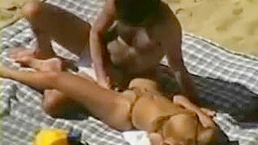 Naked Beach Voyeur Video Amateur Couple Sex espió en Acción