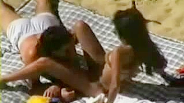 Naked Beach Voyeur Video Amateur Couple Sex espió en Acción