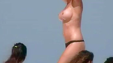 Sexy Topless Bathing Beauties On Nude Beach, Caught On Voyeur Cam!