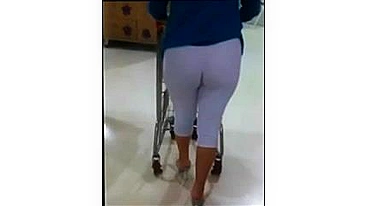 Milf in Tight White Leggings Spied on Candid Camera in Store