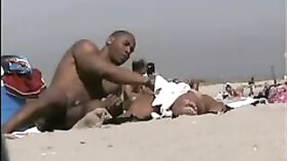 Sexy Beach Spy Captures Hot Nude Models At The Nudist Paradise