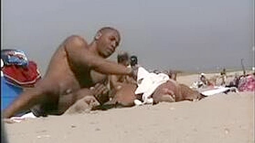 Sexy Beach Spy Captures Hot Nude Models At The Nudist Paradise