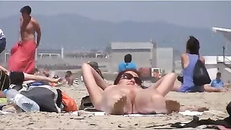 Sneaky Peek: Tropical Temptress Caught On Cam At Nude Beach!