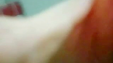 Geheime Porn Video in Toilet Duitse vriendin zuigt vriendje