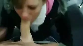 Secret porno Video en petite amie allemande de toilette suce copain