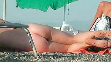 Plage de nudistes français vidéo nue fille espionnée Voyeur Cam