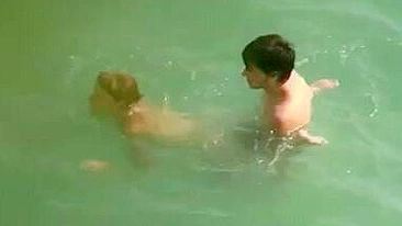 Secreto Sexo Voyeur Playa Pareja video filmado Follando en el agua