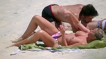 Topless Bikini Babe Sports Jaw-Dropping Jugs At Beach