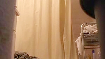 Cámara espía en el baño chica pechugona Filmado Ducharse