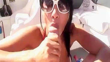 Sultry Amateurs' Steamy Oral Sex On A Yacht