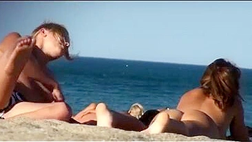 Große Titten nackt Strand Video