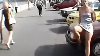 Upskirt Video Girl with No Panties Flashes Pussy in Public