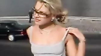 Upskirt Video Girl with No Panties Flashes Pussy in Public