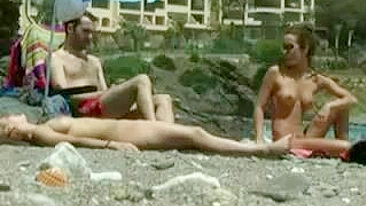 Nudisten Beach Perfect Voyeur Zicht op Jong Poesje