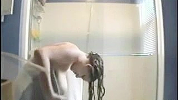 Verborgen Camera Douche Video Gevangen Grote Tieten Meisje Naked