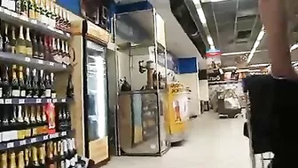 Shocking! Secretly Shoot White Stockings Upskirt Video In Public Supermarket!