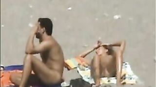 Naakt zonnen bij het Openbaar Beach