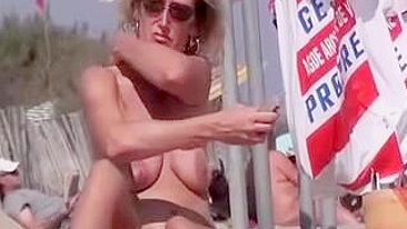 Hot Topless Voyeur Cam Captures Nude Amateur On Beach
