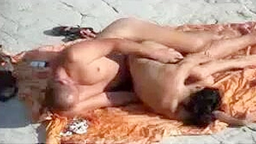 Homemade Video Voyeur Catches Young Couple Fuck at Beach