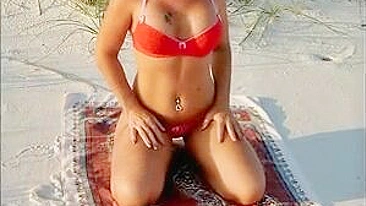 Topless Beach Video: Excellent Tits And Butt!