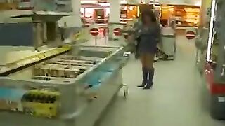 Sexy, Nude Frau Showcasing Her Upskirt In A Local Store Video