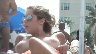 Voyeur Beach Video Girl with Awesome Big Tits Doing Topless