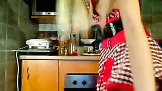 Invisible Voyeur Video Lady Asshole Nude In The Kitchen