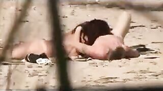 Secretly Filmed Scorching Hot Amateur Couple's Beach Sexcapades