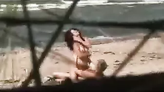 Secretly Filmed Scorching Hot Amateur Couple's Beach Sexcapades