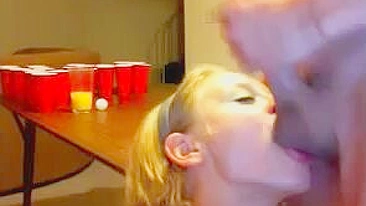 Secret Webcam Video Cute Blonde Girl Met Plezier met Bf