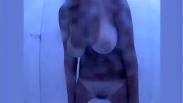 Sensational! Beach Cabin Spy Cam Video Captured Nude Women!