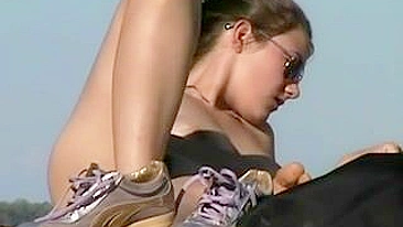 Candid Voyeur Camera Films Erotic Hot Girl Topless At Beach