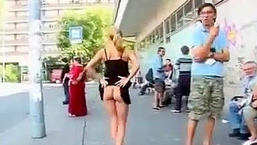 Voyeuristic Nude Hottie In Street Tape Is Artfully Captured On Video
