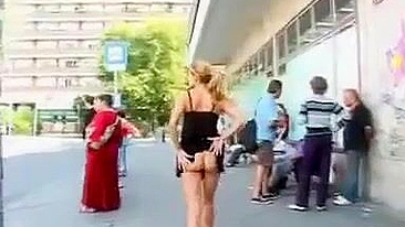 Voyeuristic Nude Hottie In Street Tape Is Artfully Captured On Video