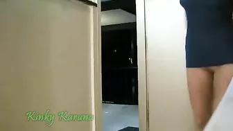 Sexy Young Woman Teasingly Flashes Her Juicy Pussy To A Lucky Delivery Guy