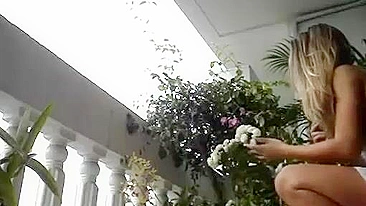 Hidden Voyeur Cam Friends Girl With No Panties Filmed Inside