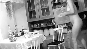 Naughty Hot Mom Caught Naked In Kitchen On Spy Cam