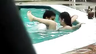 Live Sex Caught On Camera Couple Fucking In Pool