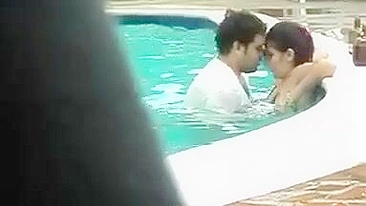 Live Sex Caught On Camera Couple Fucking In Pool